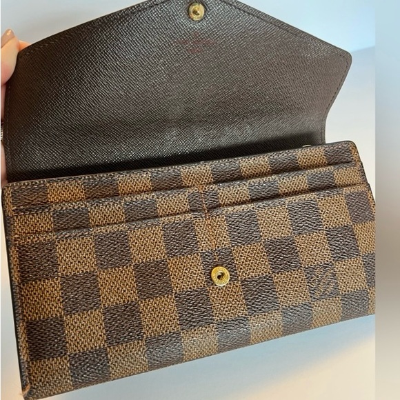 Authentic Louis Vuitton Damier Ebene wallet. Excellent condition!!! - Picture 2 of 4